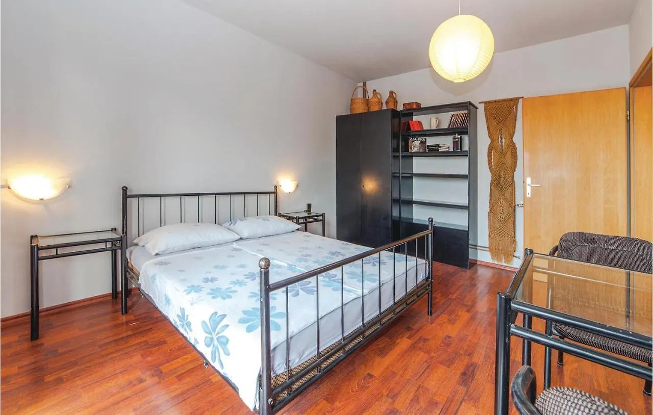 Nice Apartment In Kraljevica With 2 Bedrooms And Wifi 0*,